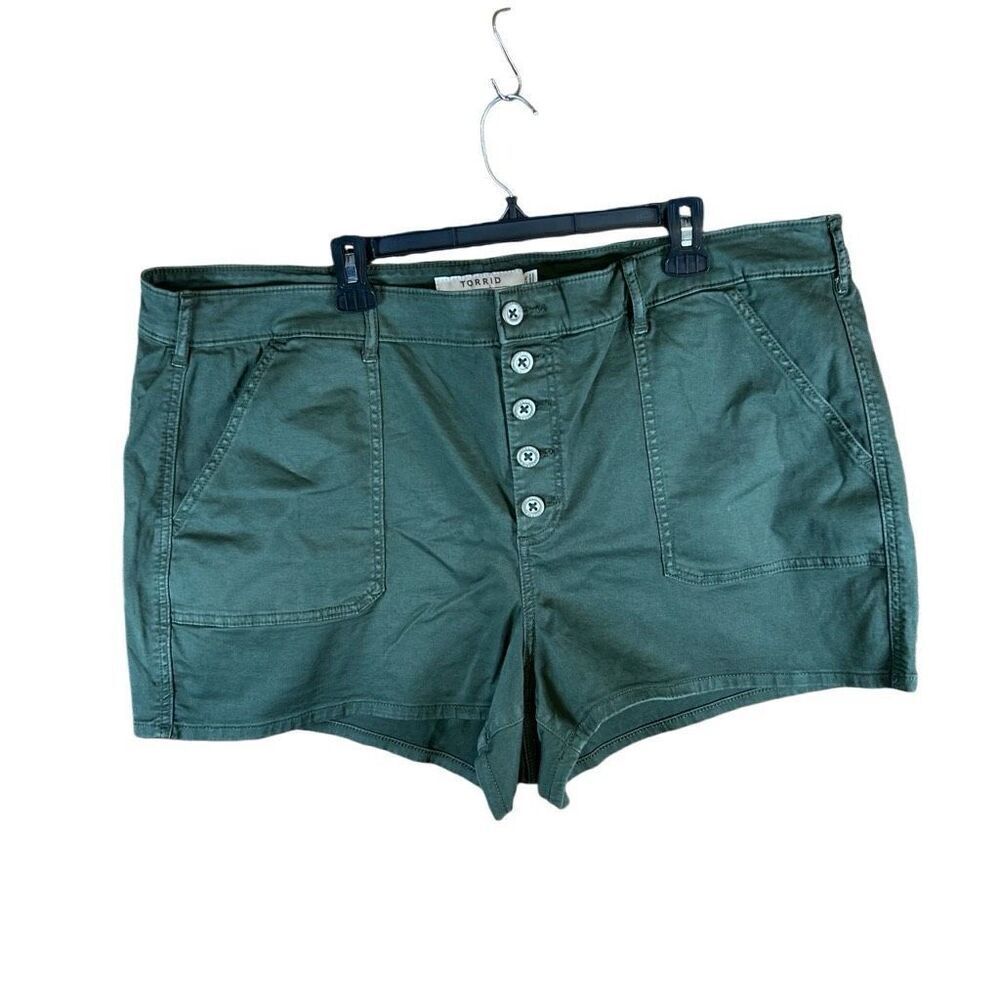 Torrid Olive Green Size 26 NWT Shorts Button Front